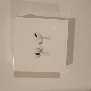 Airpods pro with magsafe charging case